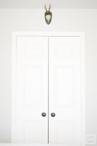 Decorating on a budget is totally possible! Here are 10 budget decorating secrets in this post that will help you create the home you've always wanted.
